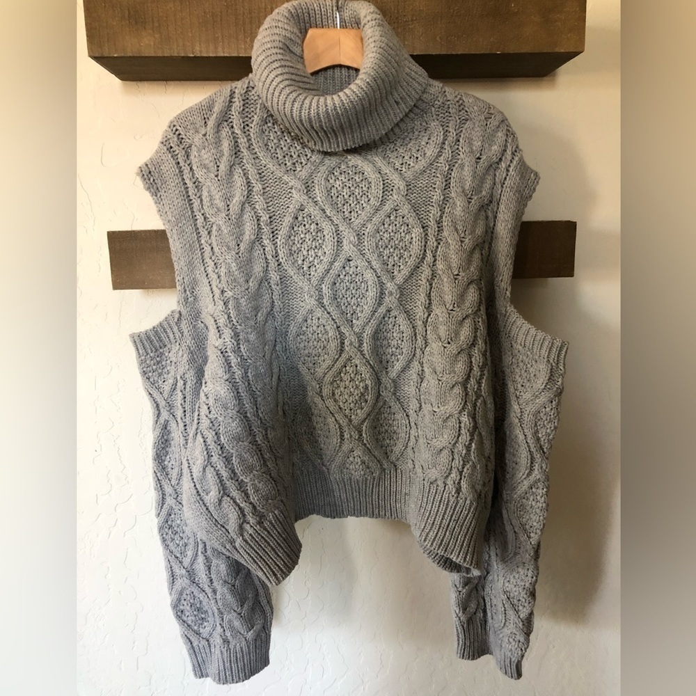 Lalavon|Chunky grey knit,fisherman knit turtleneck sweater,cold shoulder•LARGE
